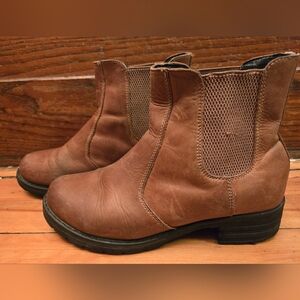 SoftMoc Brown Leather Chelsea Boots Lug Sole Ankle Boot